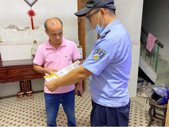 南頭鎮南城社區開展第七次全國人口普查暨禁毒入戶宣傳工作135.png