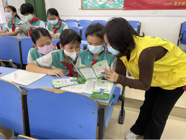 阜沙鎮禁毒信息〔2022〕第254期--【禁毒攻堅】“無毒青春，健康校園”—阜沙鎮開展禁毒宣傳進校園